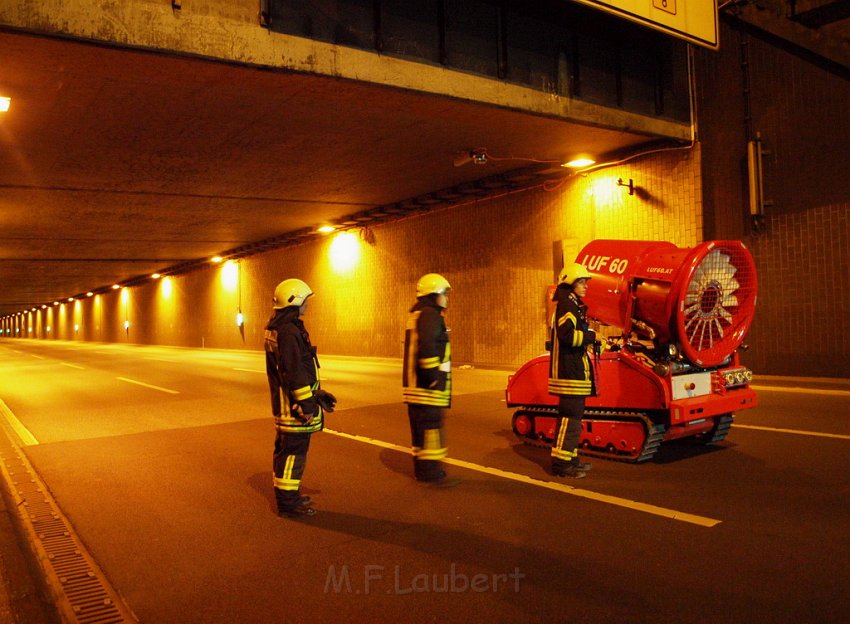 BF Koeln Tunneluebung Koeln Kalk Solingerstr und Germaniastr P135.JPG